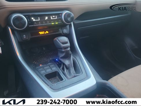 Used 2020 Toyota RAV4 LE w/ All Weather Liner Package AWD/4WD image 20