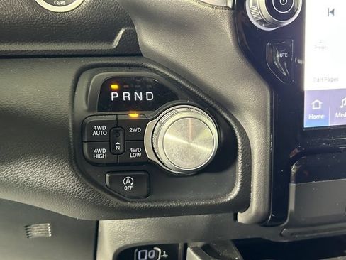 Used 2025 RAM 1500 Laramie AWD/4WD image 31