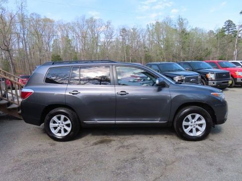 Used 2013 Toyota Highlander SE image 6