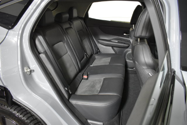 Used 2024 Nissan Ariya AWD image 34