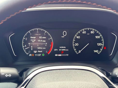 Used 2025 Honda Pilot Sport image 25