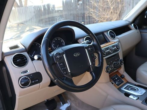 Used 2015 Land Rover LR4 HSE image 16