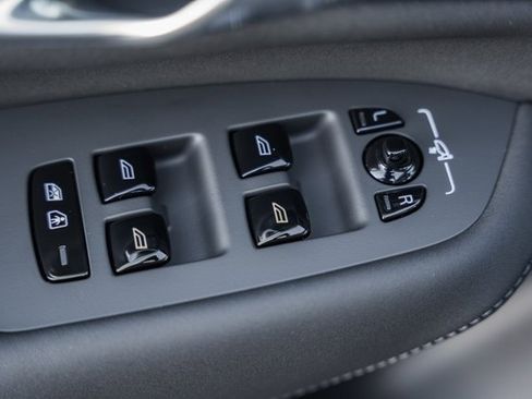 New 2026 Volvo XC90 B6 Ultra w/ Protection Package image 33