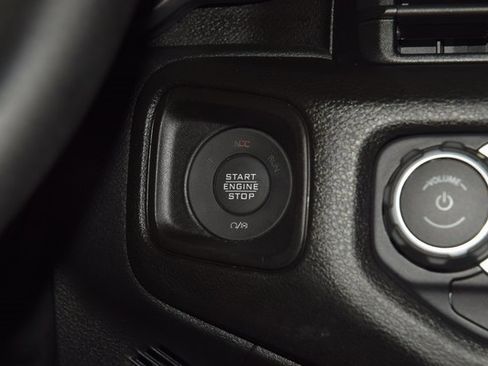 Used 2024 Jeep Wrangler Sport S image 34