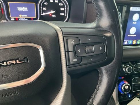 Used 2021 GMC Yukon Denali w/ Denali Premium Package AWD/4WD image 14