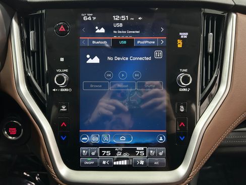Used 2020 Subaru Outback Touring AWD/4WD image 6