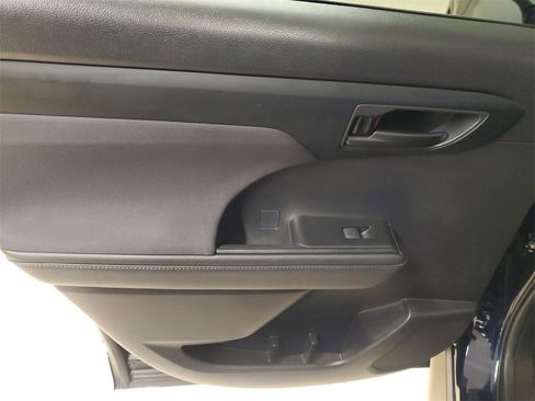 Certified 2024 Toyota Highlander LE image 17