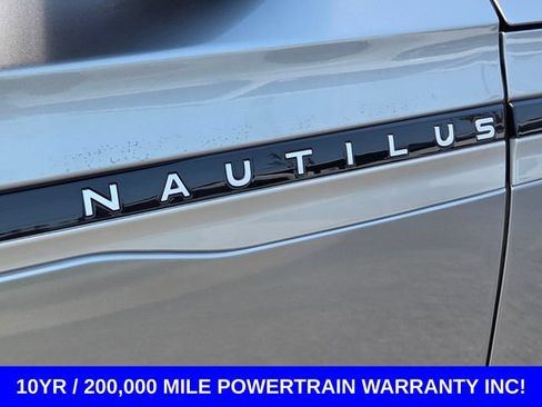 Used 2025 Lincoln Nautilus Premier AWD/4WD image 18