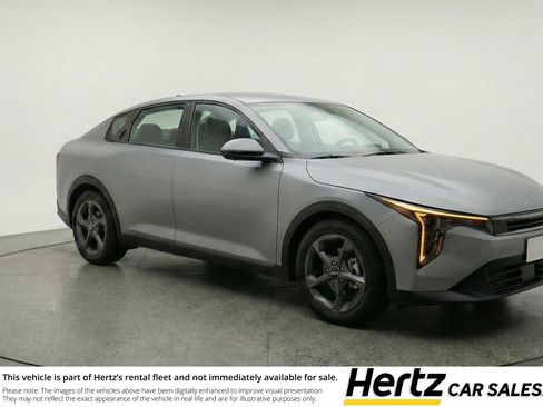 Used 2025 Kia K4 LXS FWD image 1