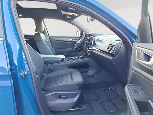 New 2025 Volkswagen Atlas Cross Sport SEL image 18