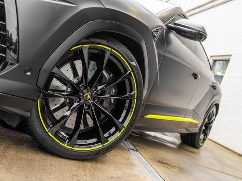 Used 2021 Lamborghini Urus AWD/4WD image 4