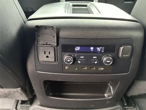 Used 2020 Chevrolet Suburban Premier image 20
