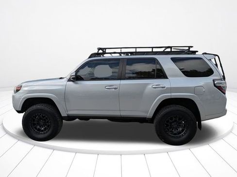 Used 2018 Toyota 4Runner SR5 Premium image 7