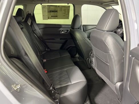New 2025 Nissan Rogue Platinum w/ Platinum Premium Package image 13