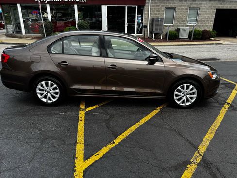 Used 2012 Volkswagen Jetta SE FWD image 8