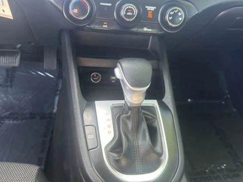 Used 2022 Kia Forte LXS w/ LXS Technology Package FWD image 12