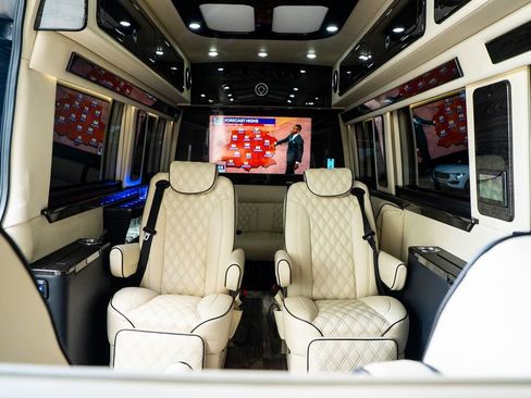 Used 2023 Mercedes-Benz Sprinter 3500 image 54