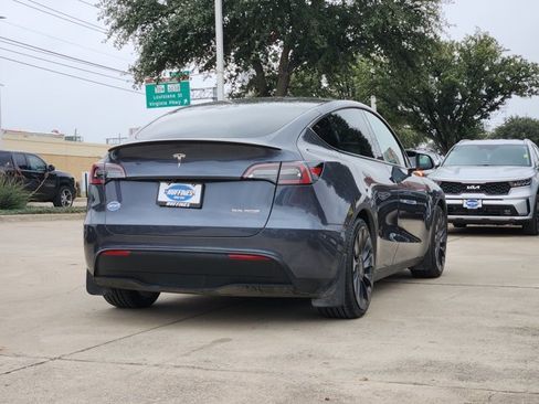 Used 2023 Tesla Model Y Performance image 8