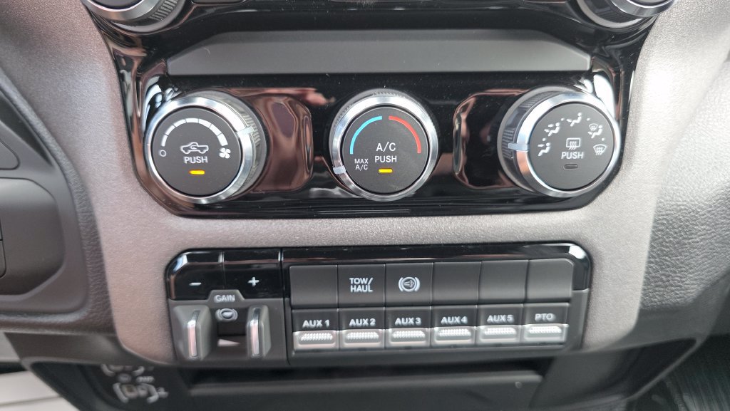 New 2026 RAM 5500 Tradesman w/ Chrome Appearance Group AWD/4WD image 29
