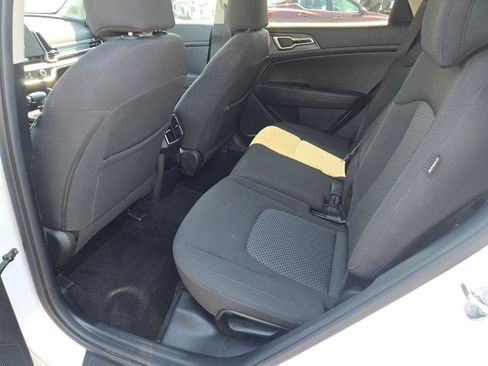 Used 2025 Kia Sportage LX AWD/4WD image 27