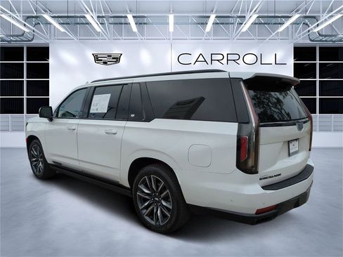 Used 2023 Cadillac Escalade ESV Sport Platinum image 5
