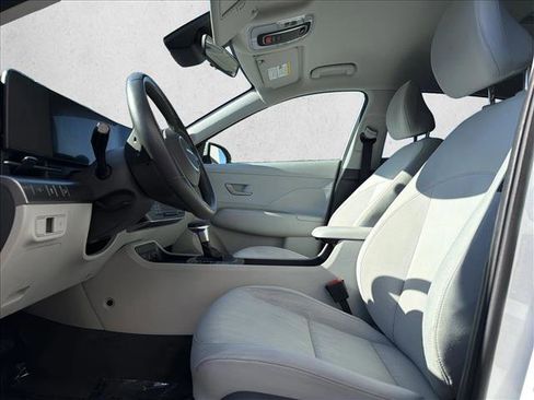 Used 2025 Hyundai Kona SEL FWD image 12