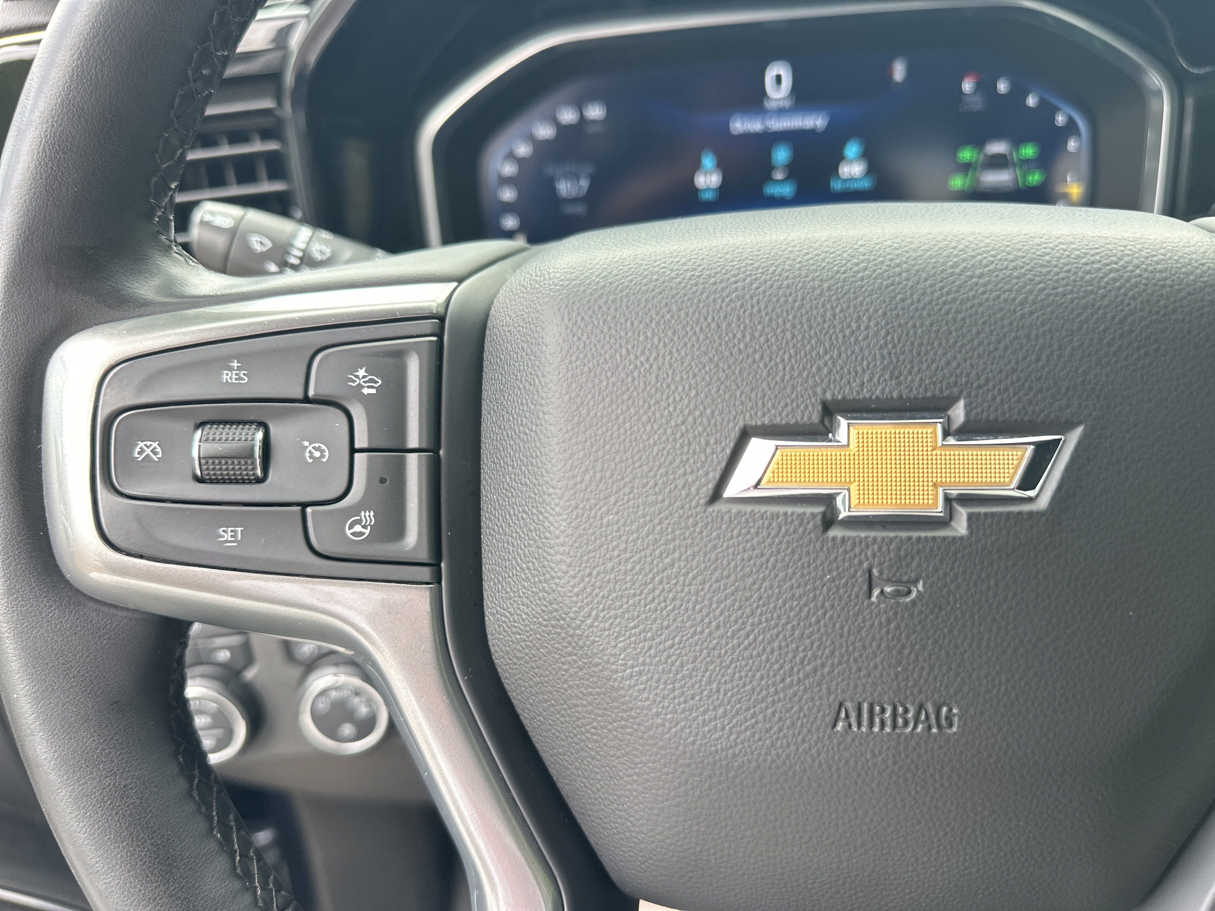 Used 2023 Chevrolet Silverado 1500 LT AWD/4WD image 25