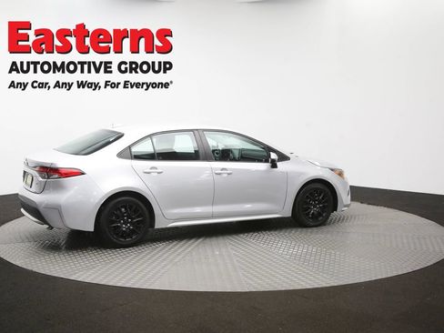 Used 2021 Toyota Corolla LE FWD image 41