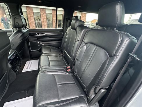 Used 2024 Jeep Wagoneer Series II w/ Flexible Seating Group image 32