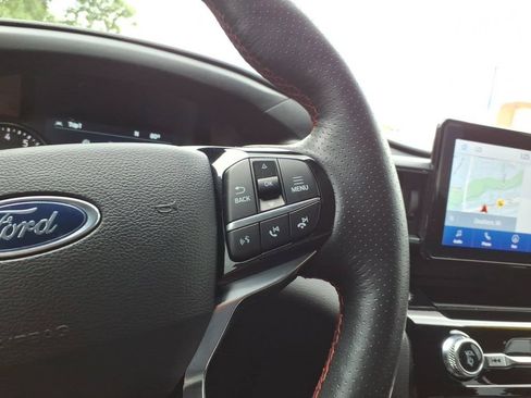 Used 2023 Ford Explorer ST-Line AWD/4WD image 19