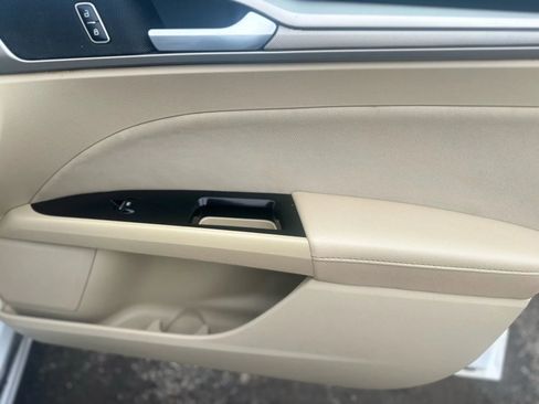 Used 2016 Ford Fusion SE image 14