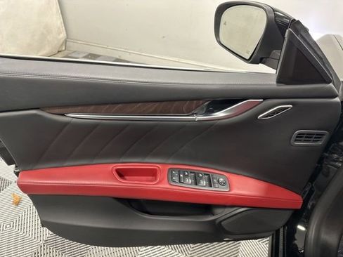 Used 2021 Maserati Ghibli S Q4 AWD/4WD image 15