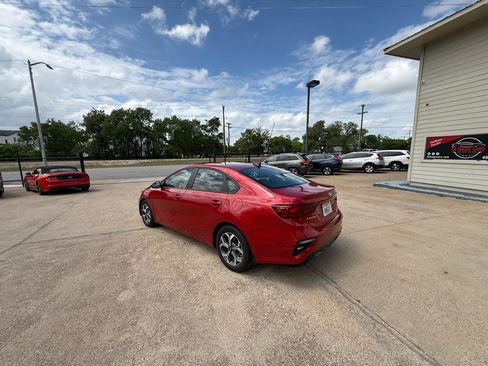 Used 2020 Kia Forte LXS image 3