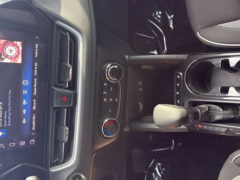 Used 2025 Chevrolet TrailBlazer LS w/ LS Convenience Package FWD image 19
