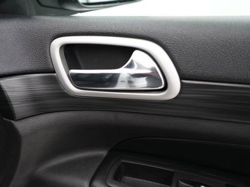 Used 2020 Jeep Grand Cherokee Altitude image 76