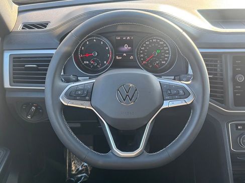 Used 2021 Volkswagen Atlas Cross Sport SE image 17