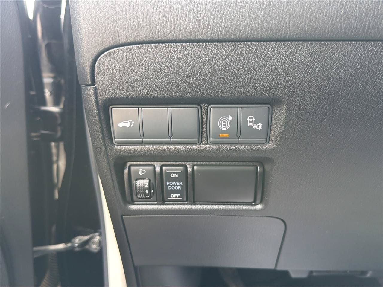 Used 2017 Nissan Armada Platinum w/ Interior Lighting Package AWD/4WD image 37