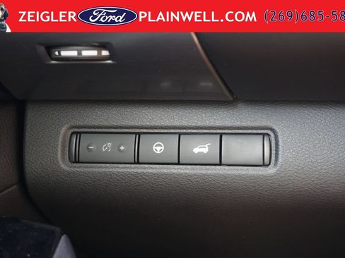 Used 2023 Nissan Pathfinder SL w/ SL Premium Package AWD/4WD image 32