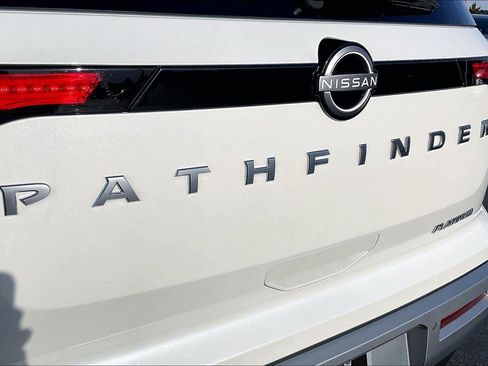 Certified 2024 Nissan Pathfinder Platinum w/ Cargo Package image 9