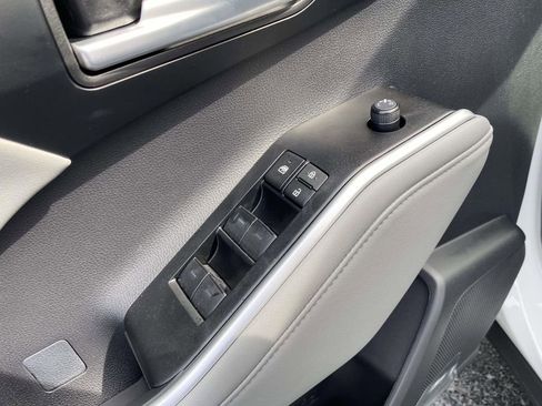 Used 2026 Toyota Highlander XLE AWD/4WD image 13