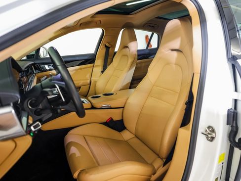 Certified 2023 Porsche Panamera 4S image 5