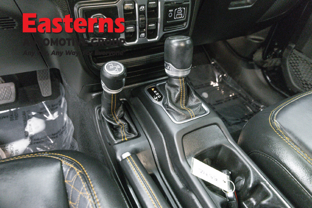 Used 2023 Jeep Wrangler Unlimited Sahara AWD/4WD image 14