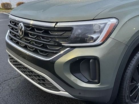 New 2026 Volkswagen Atlas Cross Sport SE image 9