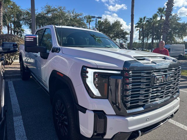 Used 2024 GMC Sierra 2500 Denali Ultimate AWD/4WD image 2