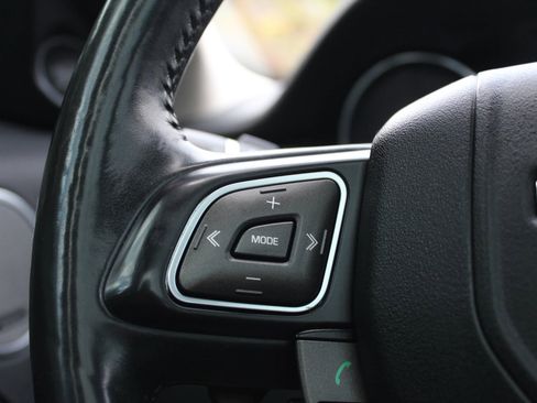 Used 2015 Land Rover Range Rover Evoque Pure Plus image 26