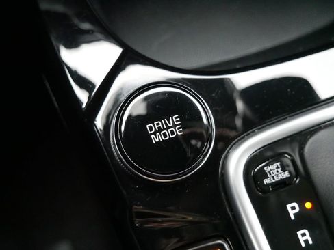 Used 2021 Kia Seltos EX image 50