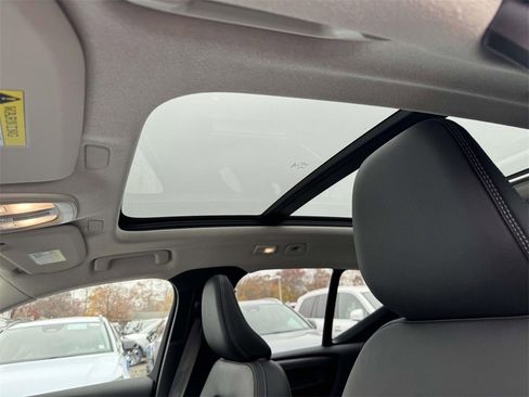 New 2026 Volvo XC90 B6 Plus w/ Protection Package Premier image 17