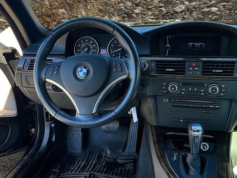 Used 2013 BMW 328i Convertible image 5