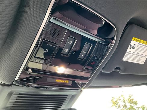 Used 2024 Land Rover Range Rover Sport Dynamic SE image 38