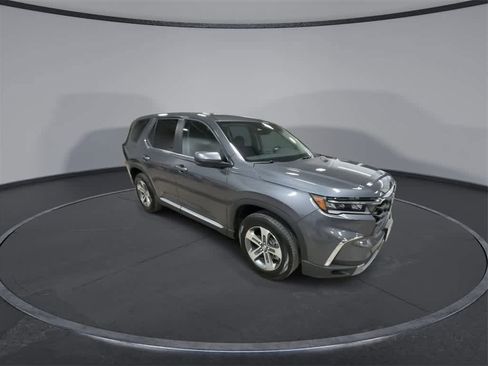 Used 2025 Honda Pilot EX-L image 2